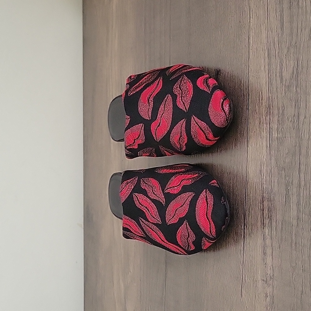 Urban Outfitters UO Lips Pointed Toe Fabric Mules / Slip On Flats - Picture 5 of 16